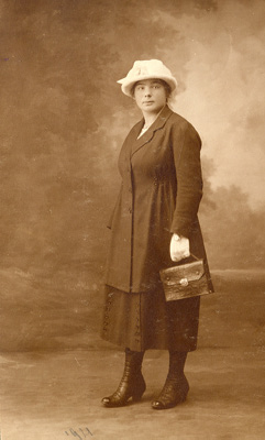 1921